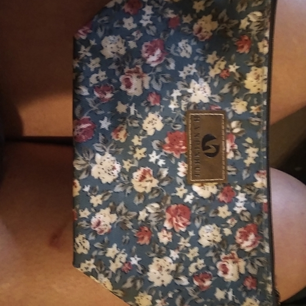 Cosmetic tote